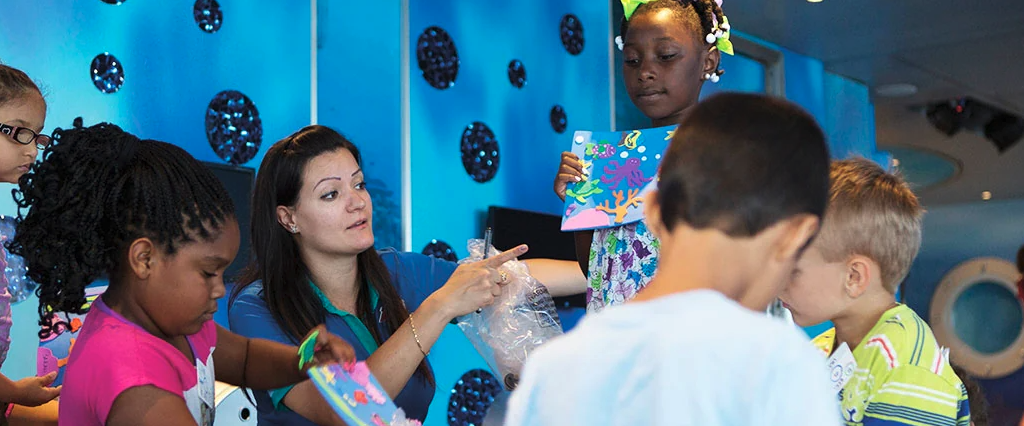 Carnival Sunshine - Arts & Crafts